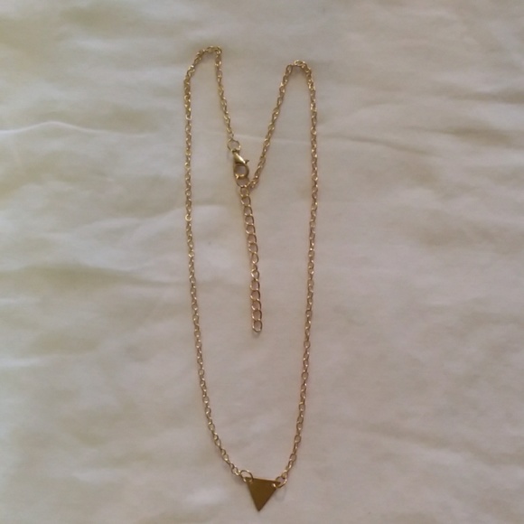 Gold triangle necklace - Picture 3 of 3